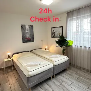 Modern Living Kueche Netflix Inklusive Lage Гостевой дом Нюрнберг