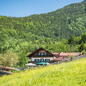 Berggasthof Duftbraeu I Ruhige Alleinlage I Mitten Im Gruenen Samerberg